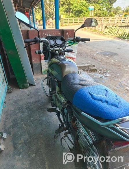 Bajaj CT 100 . 2014
