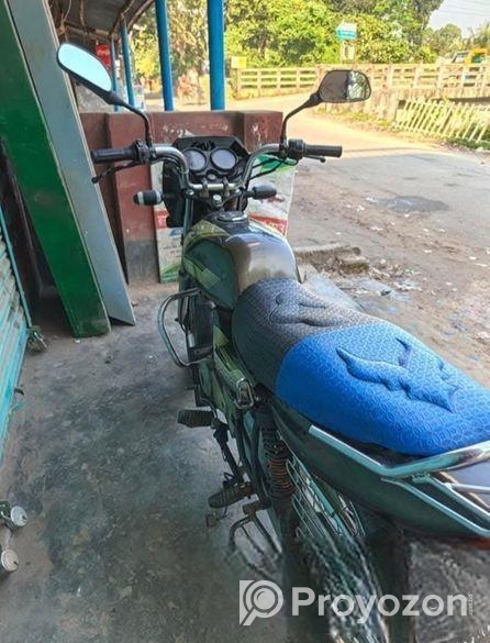 Bajaj CT 100 . 2014