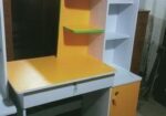 রিডিং টেবিল