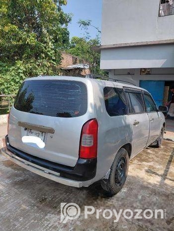 Toyota Probox . 2003