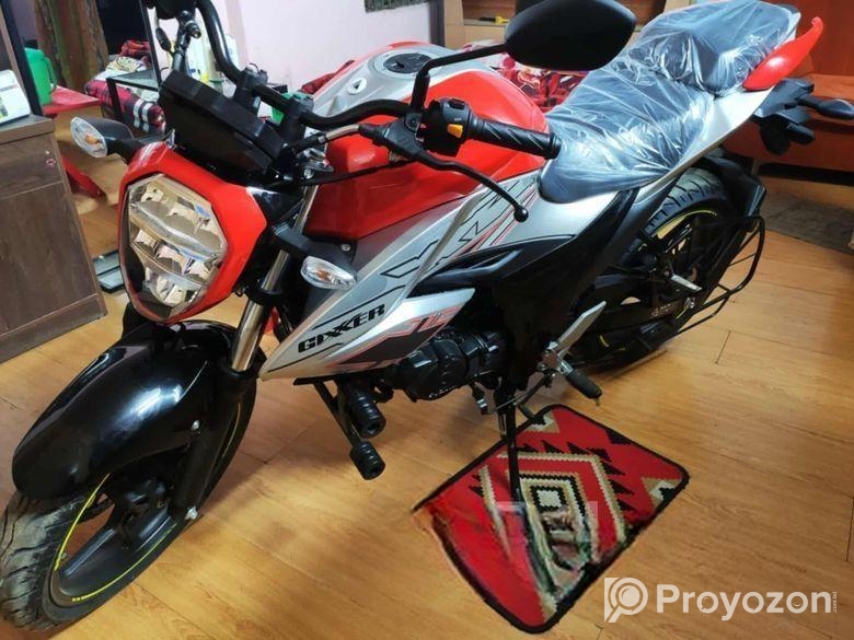 Suzuki Gixxer . 2025