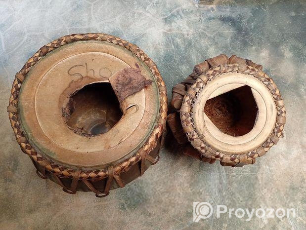 এক জোড়া তবলা বিক্রি করা হবে