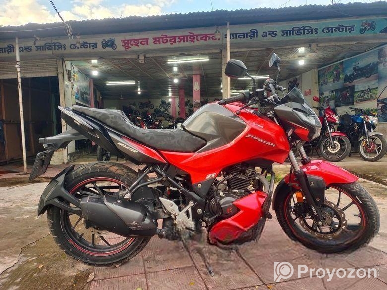 Hero Thriller 160R Refresh 2022