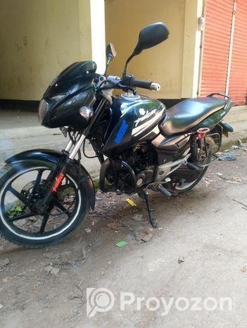 Bajaj Pulsar 150 . 2017