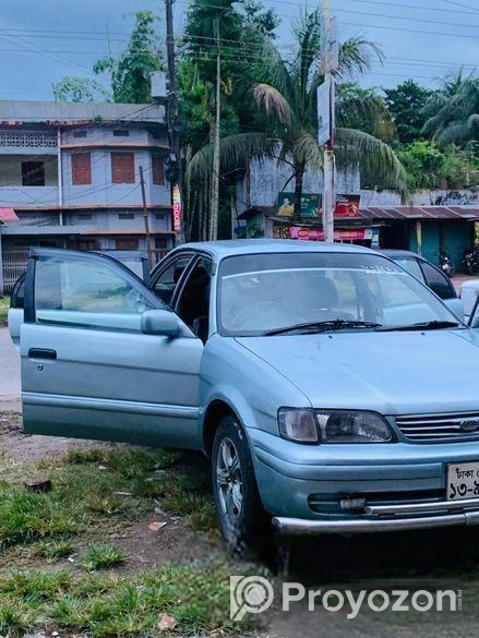 Toyota Corsa . 1997