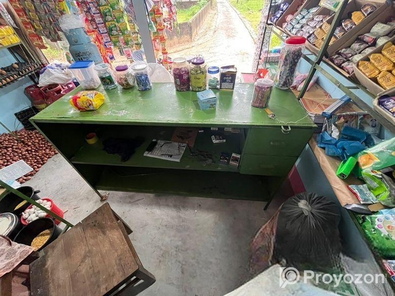 Shop Cash Table