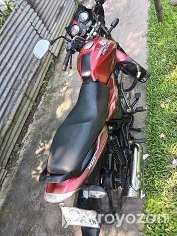 Bajaj Discover 100 . 2016