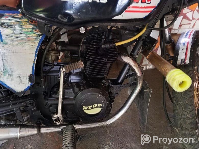 Bajaj Boxer . 2001