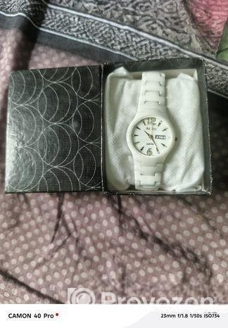 Rado ঘড়ি