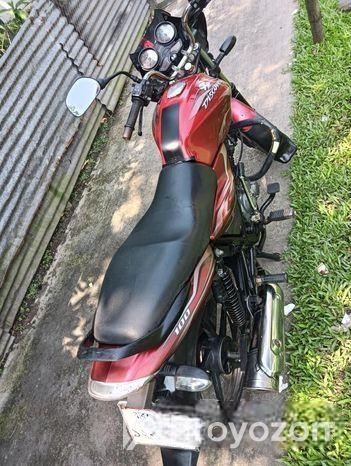 Bajaj Discover 100 . 2016