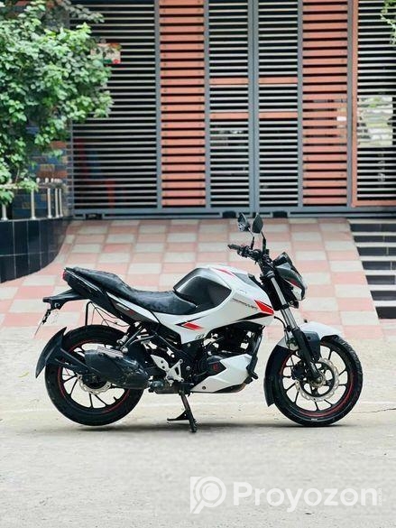 Hero Thriller 160R . 2022