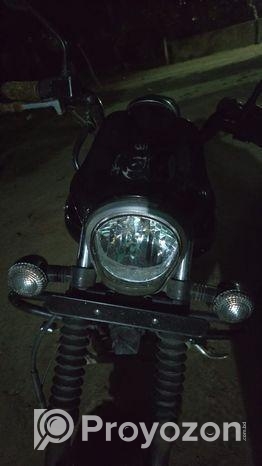 Bajaj Avenger 160 . 2023