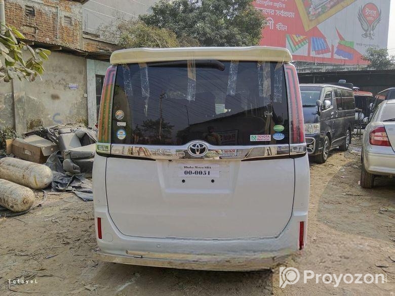 Toyota Noah 2019