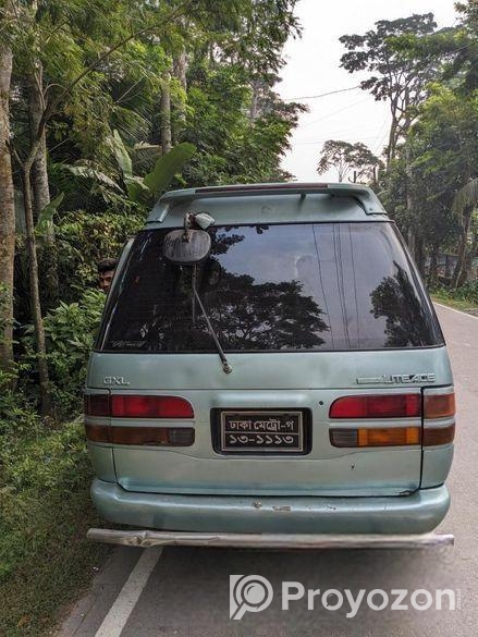 Toyota TownAce . 2000