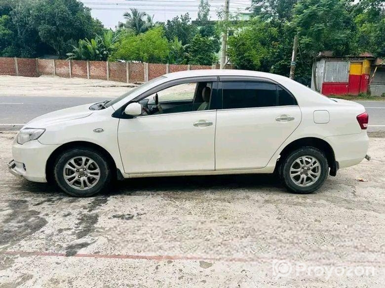 Toyota Axio . 2010