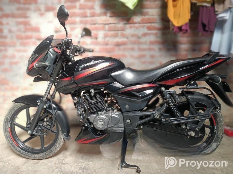 Bajaj Pulsar 150 . 2021