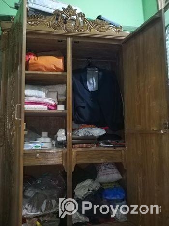 আলমারি বিক্রয় হবে