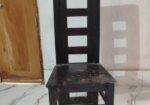 ডাইনিং টেবিল উইথ গ্লাস টপ এবং ৬ টি চেয়ার।