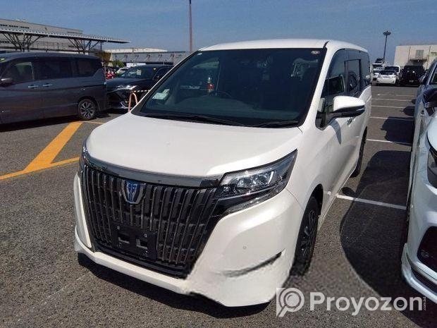 Toyota Esquire GI premium HV 2020