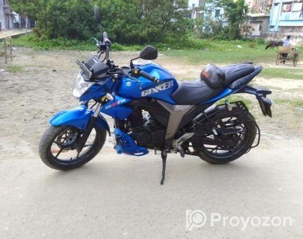 Suzuki Gixxer Monotone . 2017
