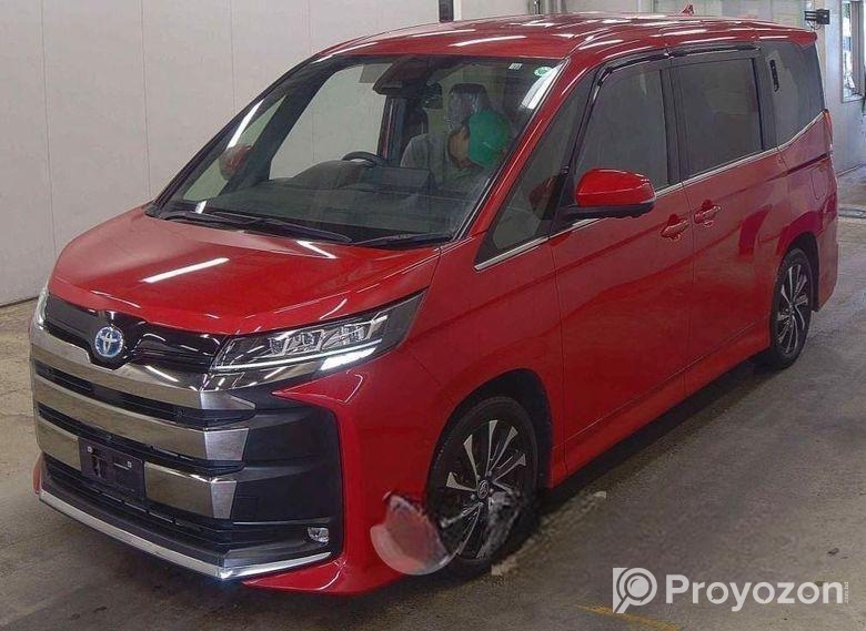 Toyota Noah SZ Red 4.5/50k km 2022