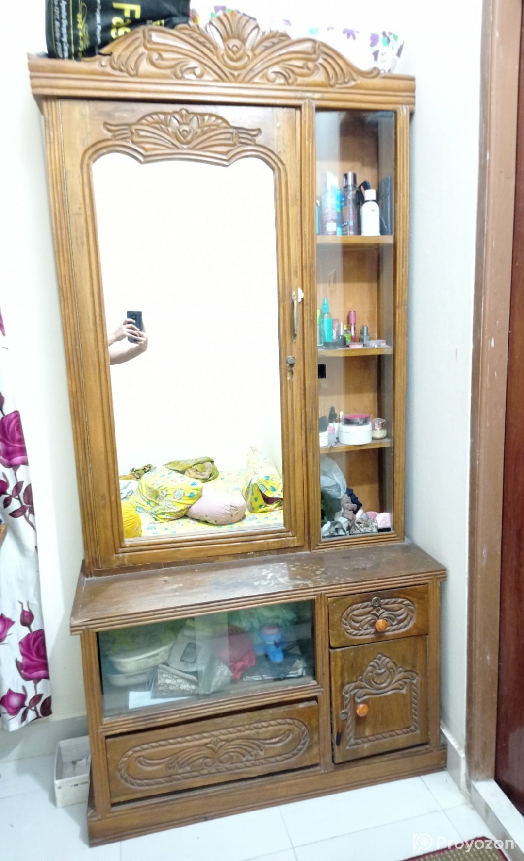 Dressing table