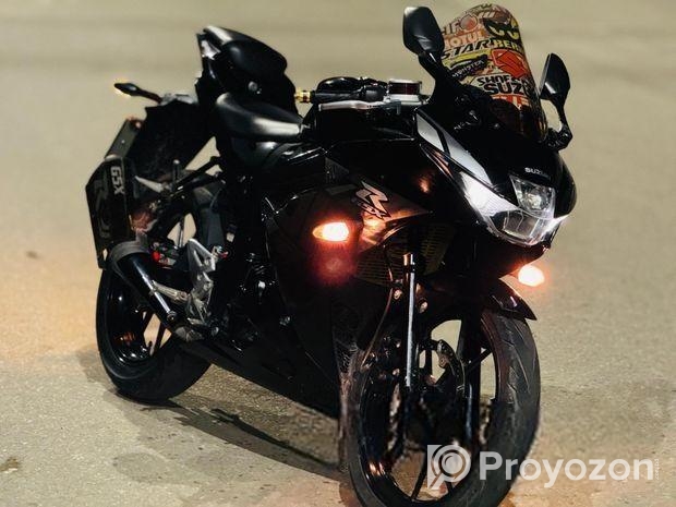 Suzuki GSX R150 ABS . 2021