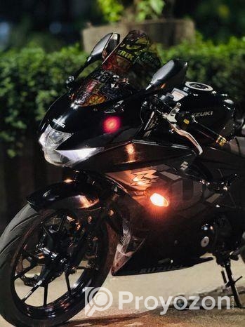 Suzuki GSX R150 ABS . 2021