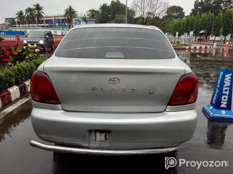 Toyota Platz 2000