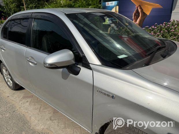 Toyota Axio 2013