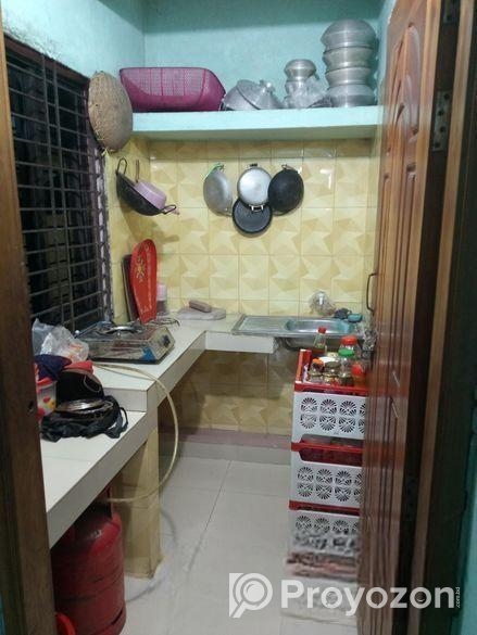 মেয়ে অথবা ছোট ফ্যামিলিদের জন্য এক রুমের সাবলেট বাসা ভাড়া দেওয়া