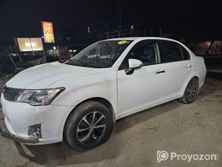 Toyota Axio . 2013