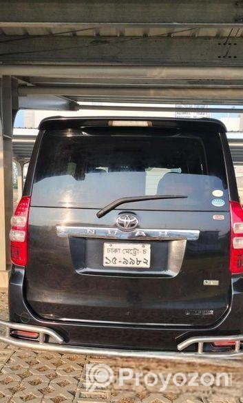 Toyota Noah 2012