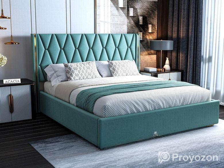 Classic glass cut lether bed NEW