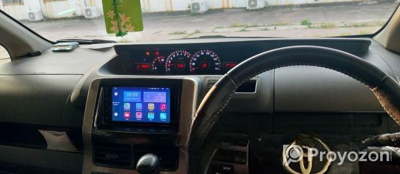 Toyota Noah 2012