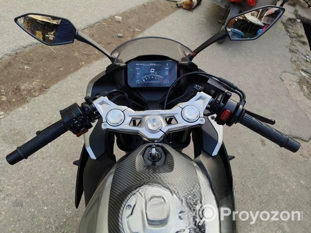CFMOTO 300SR 2025