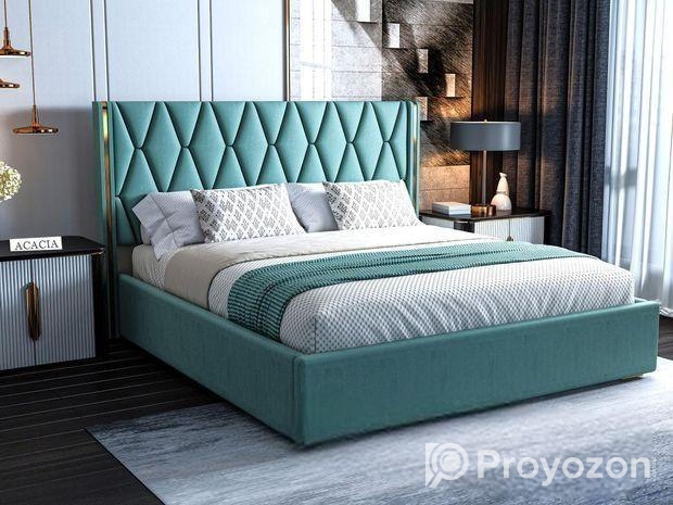 Classic glass cut lether bed NEW