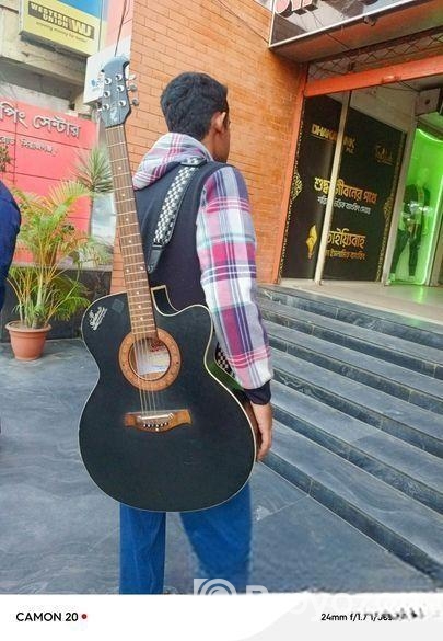 Signature Guiter For Sell