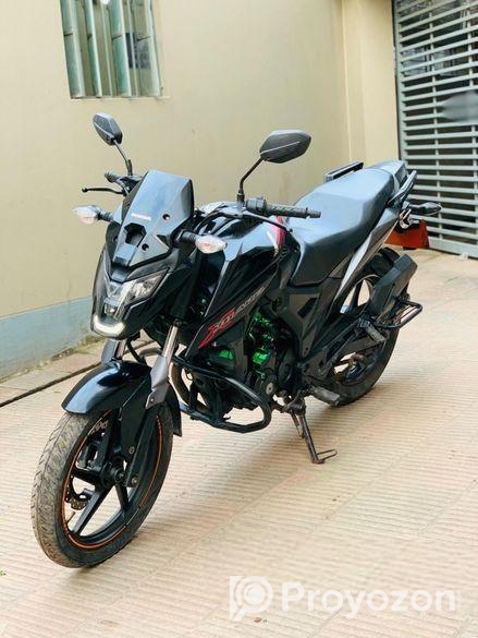 Honda X Blade 2022