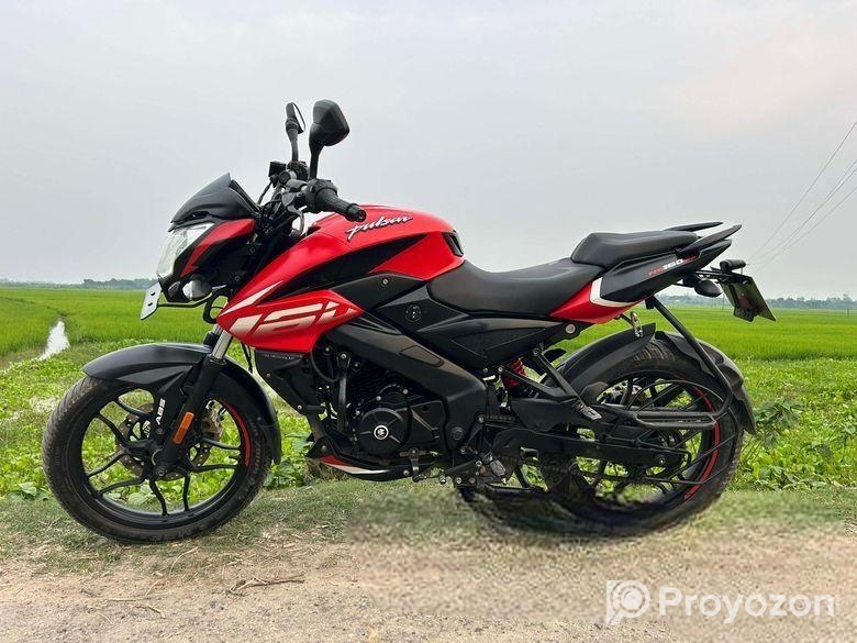 Bajaj Pulsar NS ABS . 2023