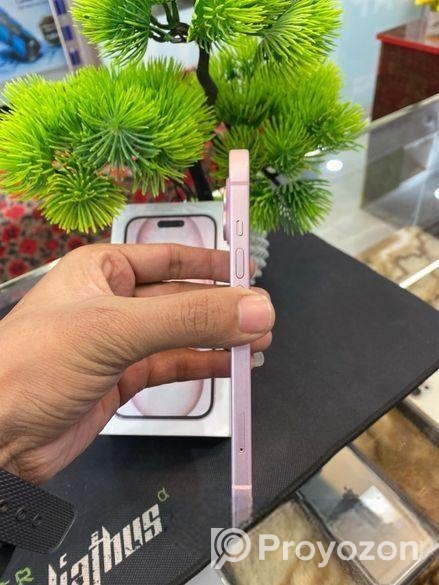Apple iPhone 15