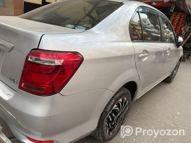 Toyota Axio Hybrid 2018