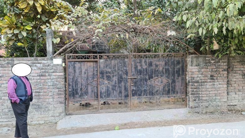 6.3 acres of land surrounded by a wall on the proposed 30 feet si