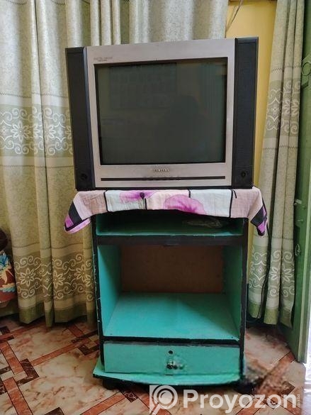 ট্রলি সহ টিভি বিক্রয় হবে