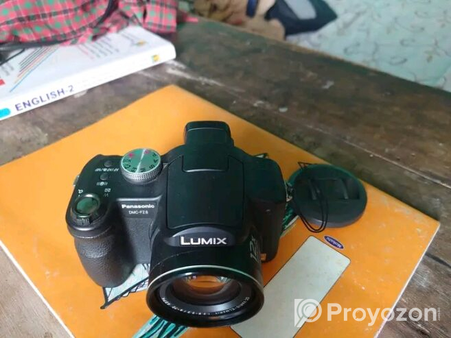 LUMIX Panasonic DMC- FZ8 DSLR Camera