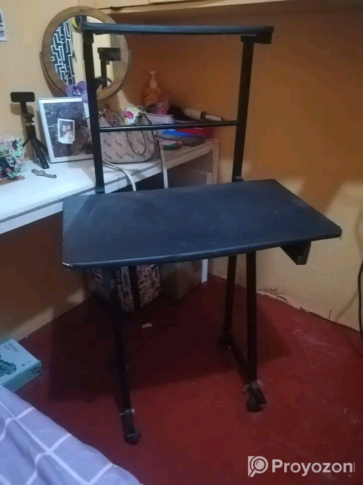 Computer table for sale