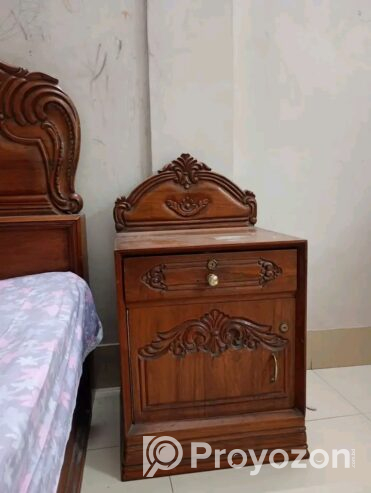 সেগুন কাঠের খাঁটসহ সাইড ব্ক্স টেবিল