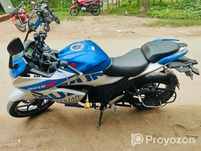 Suzuki Gixxer SF নাম্বার করা গাড়ী