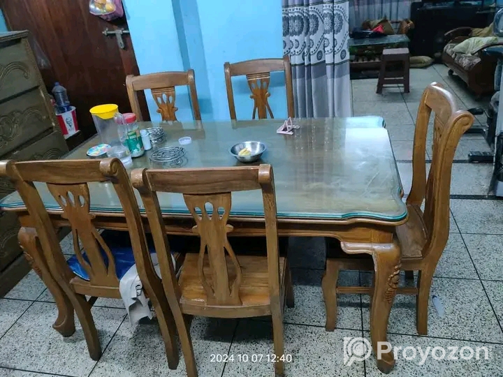 ফার্নিচেয়ার এর সেট টি বিক্রি হবে।