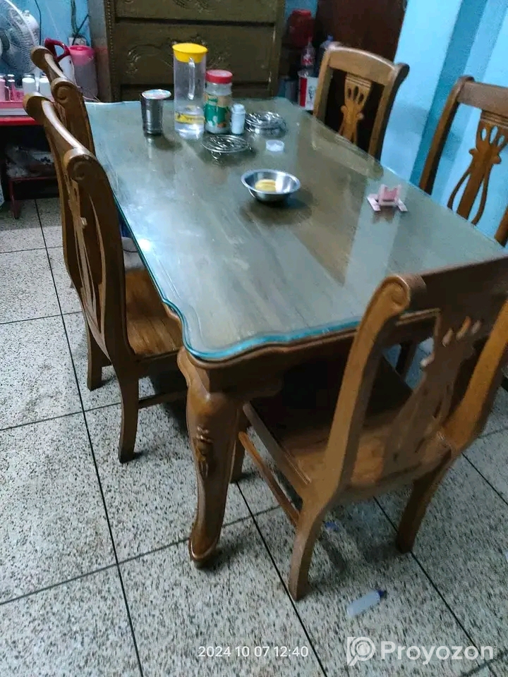 ফার্নিচেয়ার এর সেট টি বিক্রি হবে।